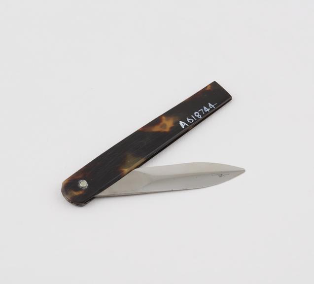 Lancet, steel, in tortoiseshell sheath, by Lings of London