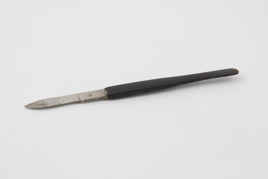 Scalpel, steel and ebony, by Stodart of London, 1787-1850