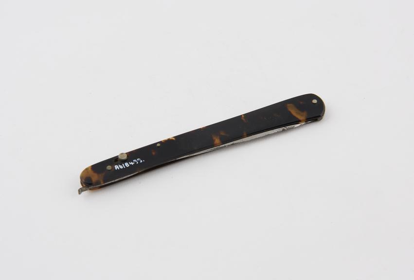 Scalpel, steel, folding, in tortoiseshell sheath, by S