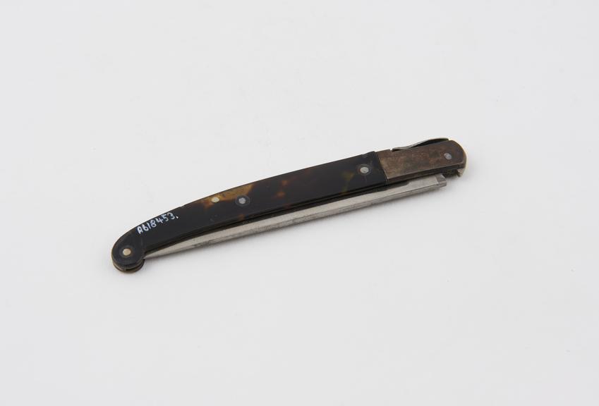 Scalpel, steel, folding, in tortoiseshell sheath