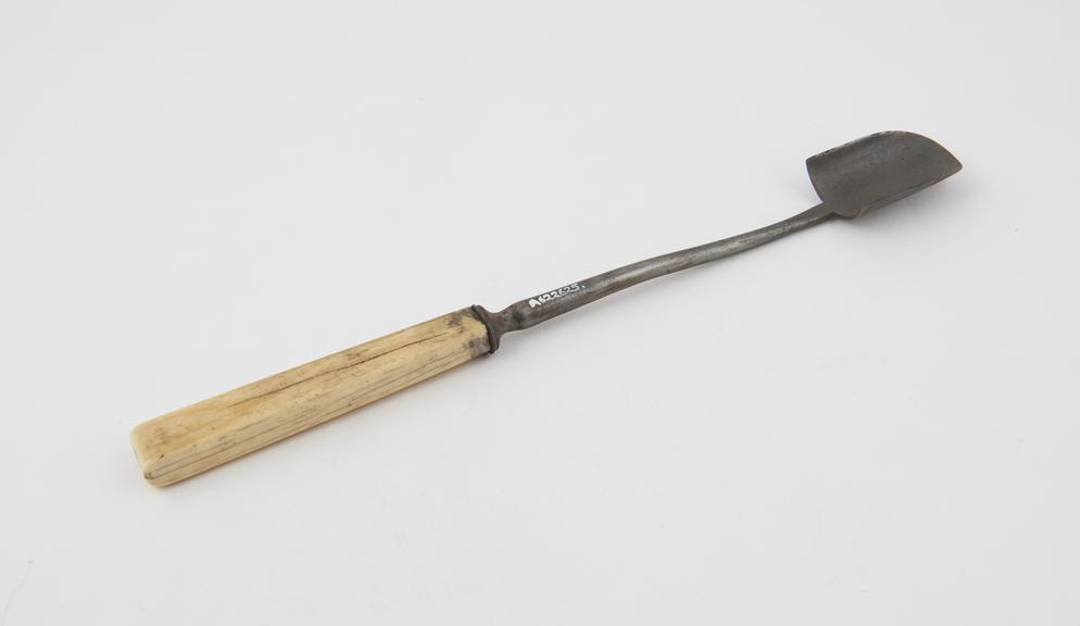 Gouge, steel and ivory, 19th century