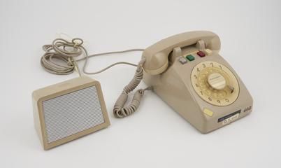 Telephone handset and loudspeaker
