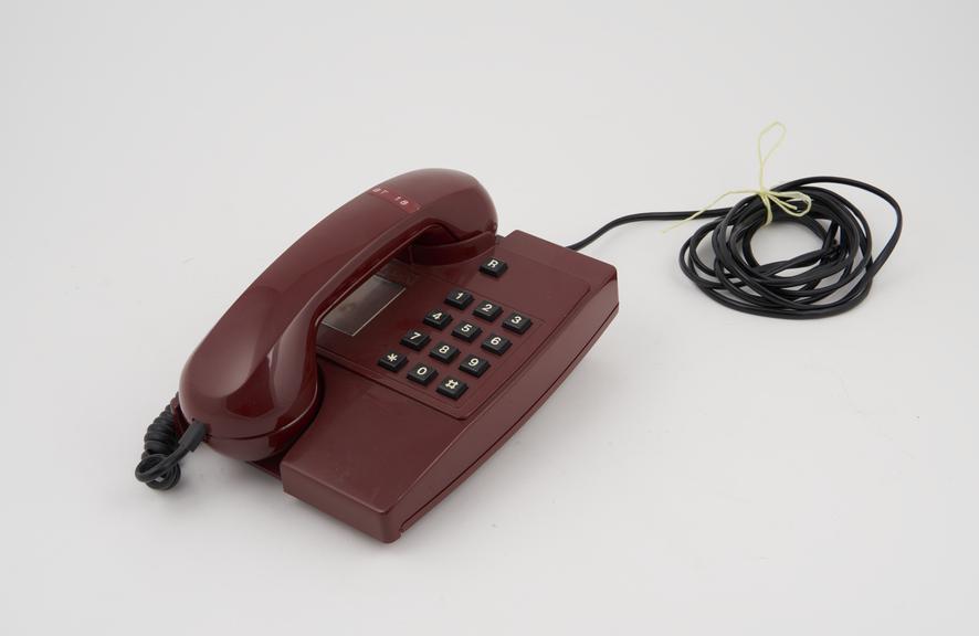 Telephone handset 'Statesman 9101 model, dark red