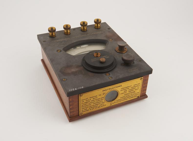 Early Thermionic voltmeter (Cambridge Inst. Co.)