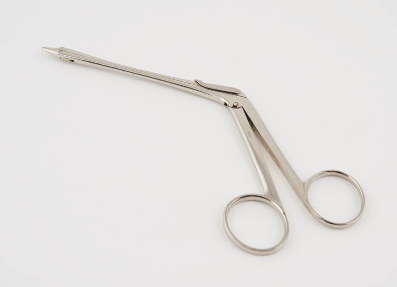 Olevetona's vessel clip forceps for Cushing's vessel clips