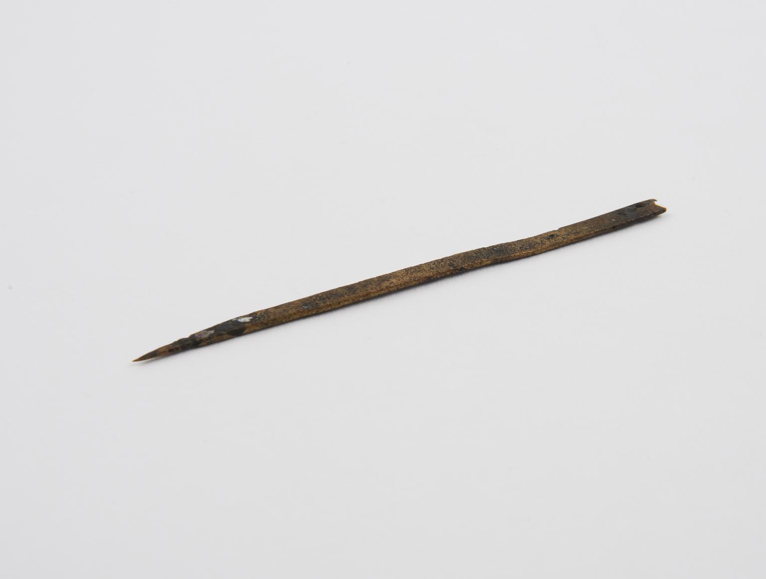 Needle, incomplete, bronze, Roman | Science Museum Group Collection