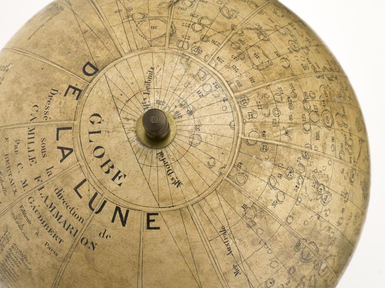 French lunar globe, 15cm (5 3/4-inch) diameter (1:23,000