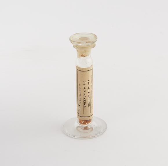 Glass stoppered vial containing Chloroplatinate d' Ethylnevrine