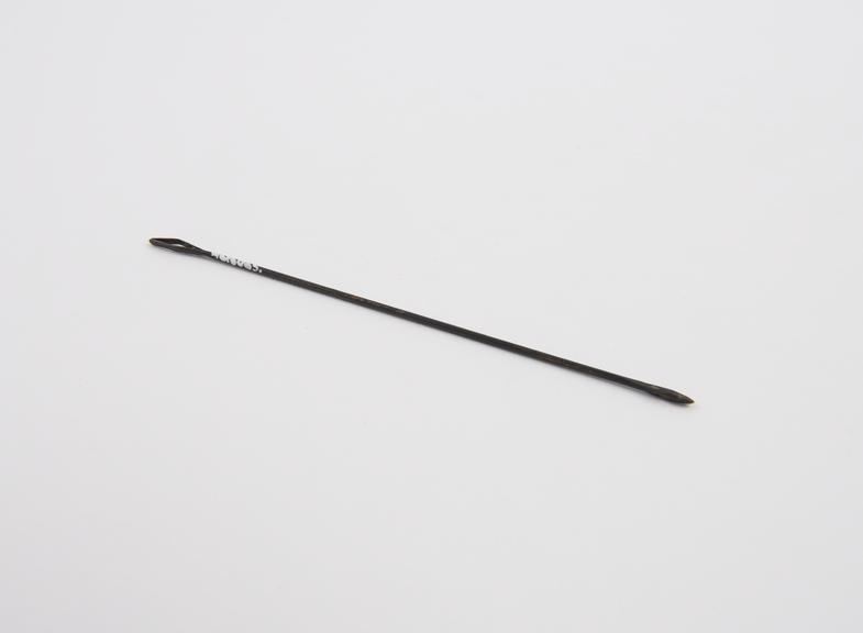 Double-ended needle(?) or probe(?) bronze