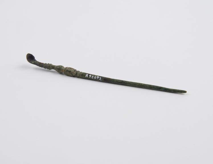 Aural scoop, bronze