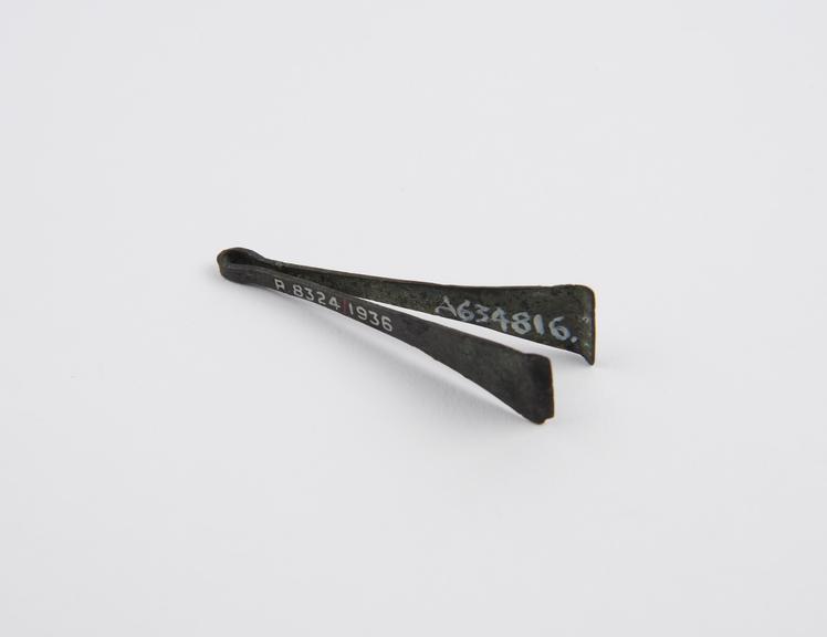Depilatory tweezers, bronze, probably, Graeco-Roman, 500BC-500AD