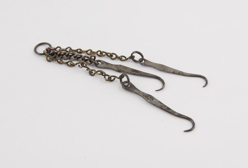 Set of dissecting chain hooks, steel, by Savigny and Co