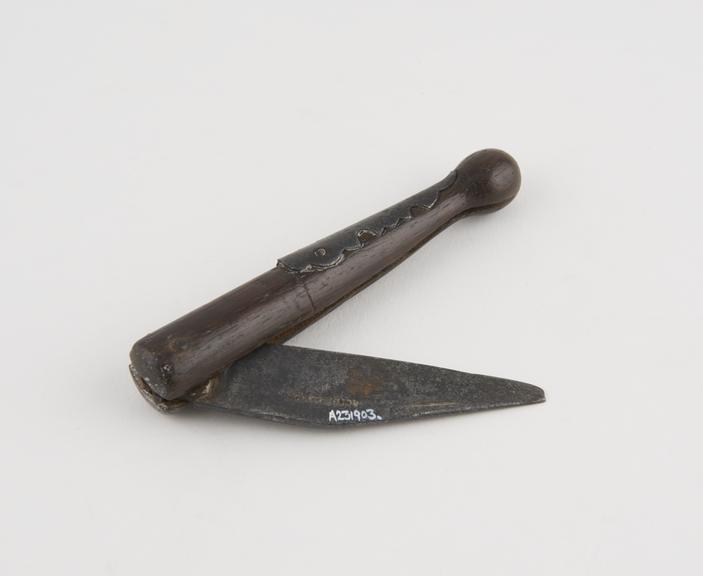 Knife, steel and wood, French, 1750-1850