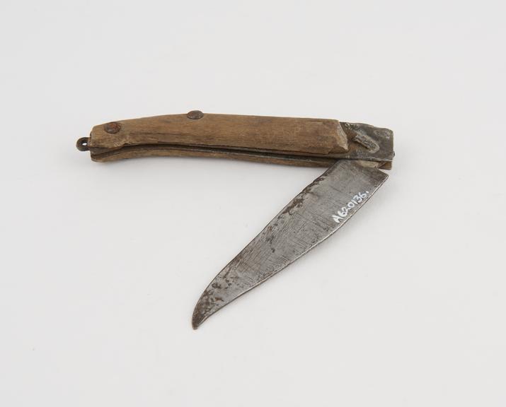 Knife, steel and wood, 17th or 18th centuries