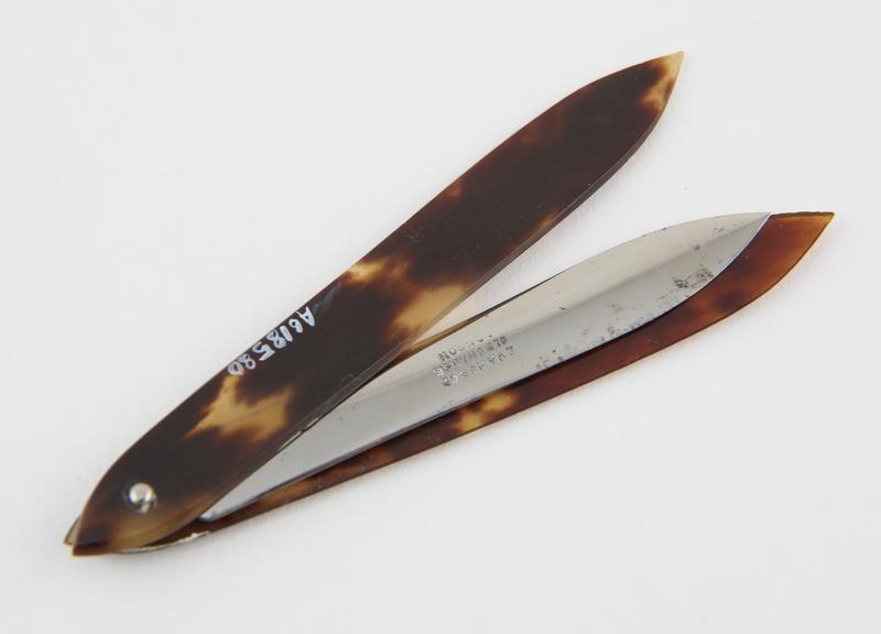 Seton needle, steel, in tortoiseshell sheath, by Evans and Co