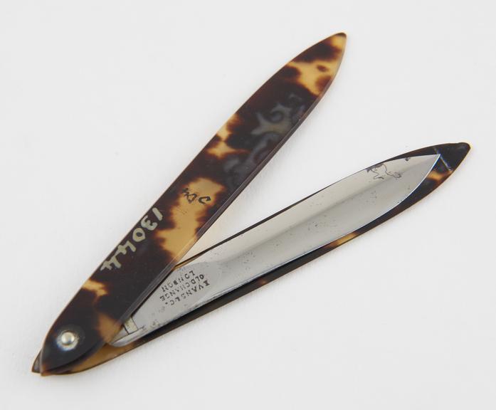 Seton needle, steel, in tortoiseshell sheath, by Evans and Co