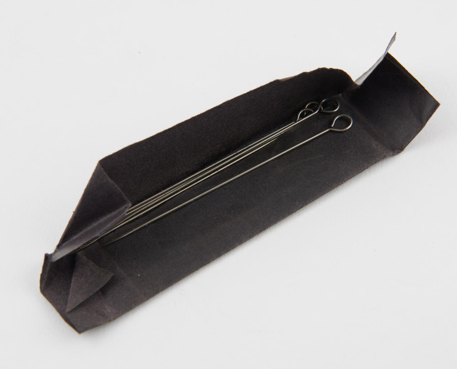 Needle Wrapper 5 needles, steel, in paper wrapper | Science Museum Group Collection