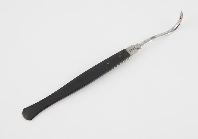 Aneurism needle, steel and ebony, by S. Maw of London, 1830-1860