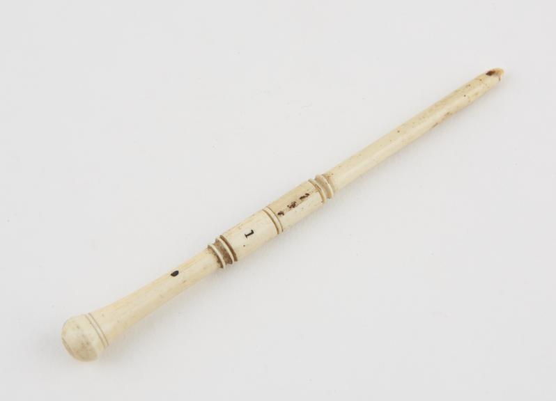 Exploring trocar in ivory case, size 1, cannula missing