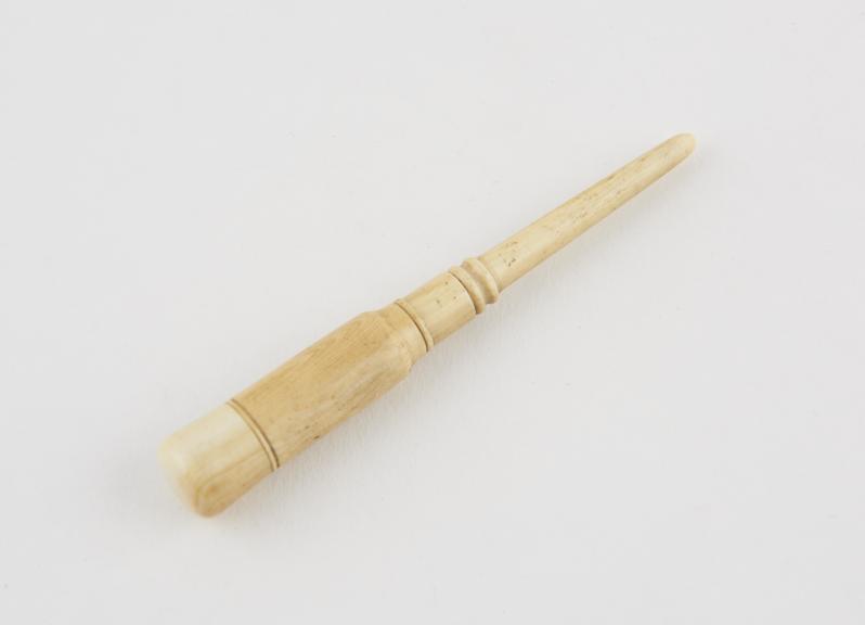 Southey's anasarca trocar in ivory case, cannulae missing