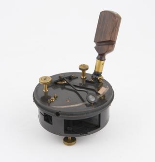 Pocket double box sextant of 2½-inch radius
