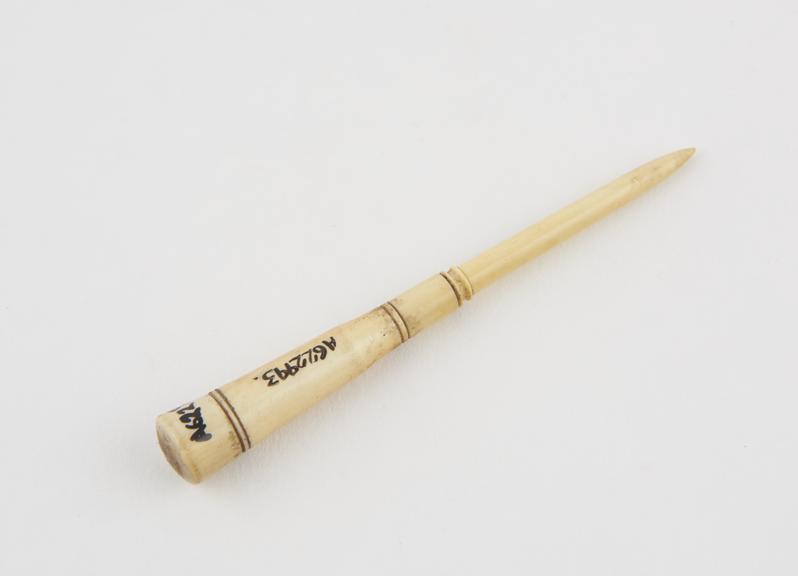 Southey's anasarca trocar in ivory case, cannulae missing