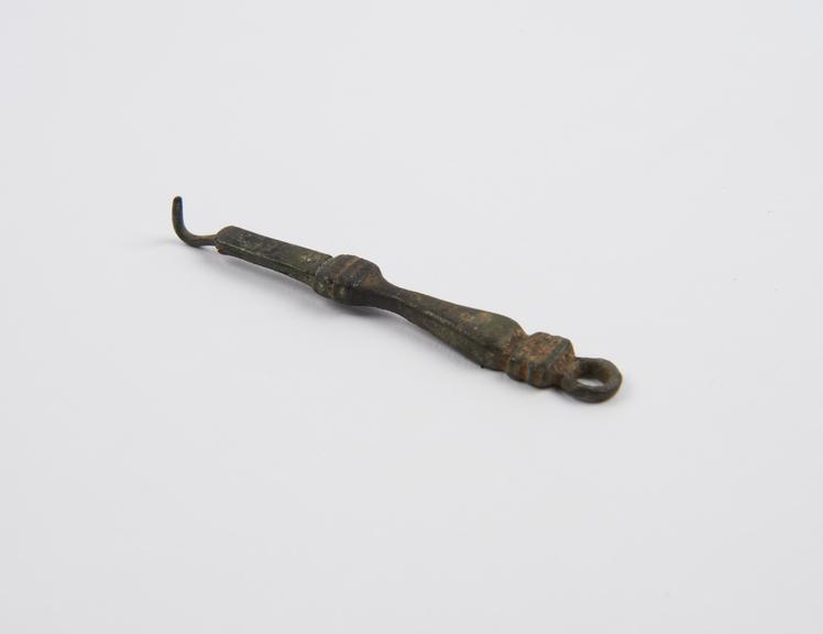 Bronze retractor, Romano-Egyptian