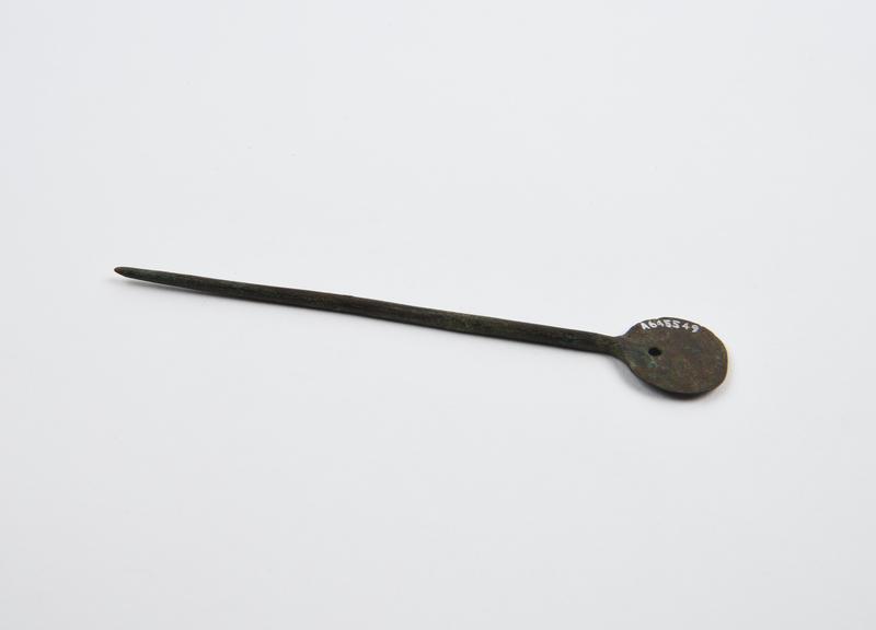 Probe with large circular finger grip, bronze, Roman