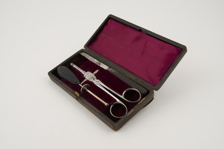 Circumcision set, consisting of knife