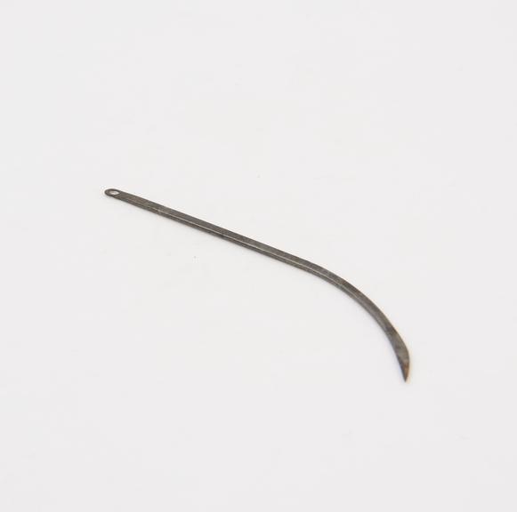 Suture needle, steel, half-curved