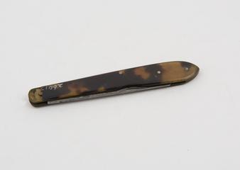 Gum lancet in tortoiseshell sheath, 1750-1900