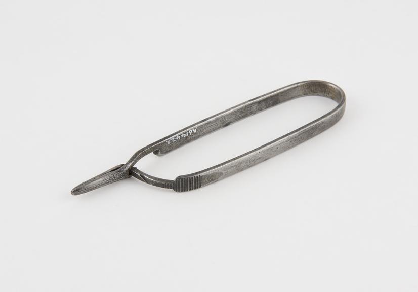 Artery forceps(?), bow-shaped, cross-action, steel