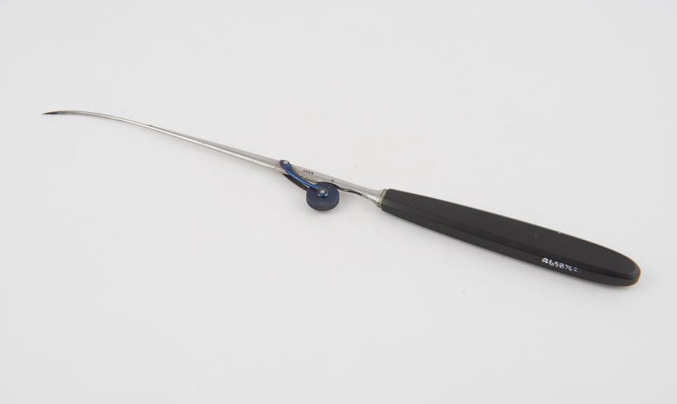 Vaginal fistula needle, steel and ebony, by Luer, French