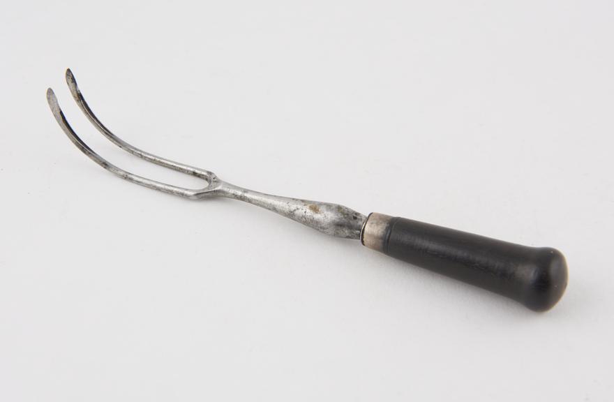 Double suture needle, steel with ebony handle