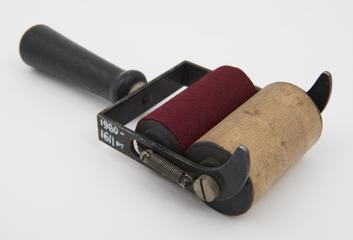 Ink blotter roller