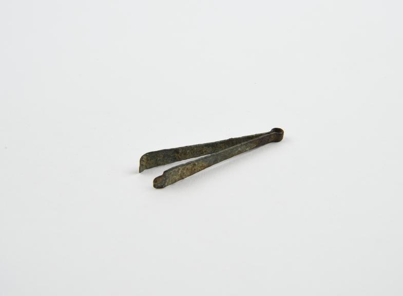 Depilatory, forceps, bronze, Roman, from Sforza collection