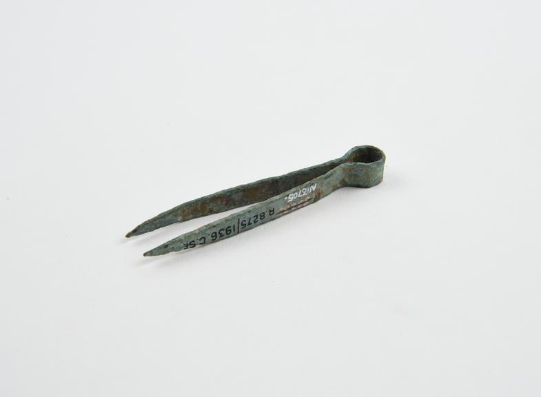 Depilatory forceps, bronze, Roman, from Sforza collection