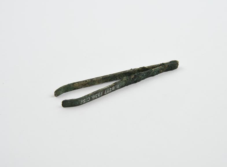 Depilatory forceps, bronze, Sforza Collection, Roman