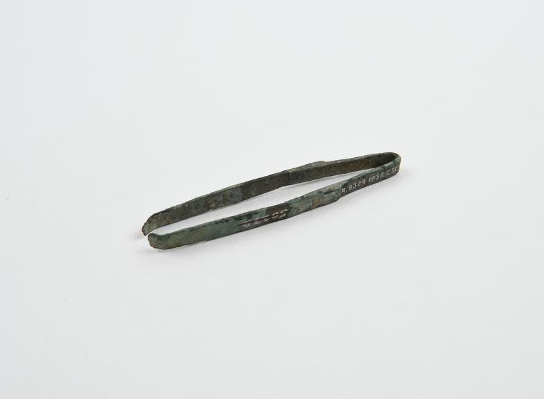 Depilatory forceps, bronze, Roman, from Sforza collection