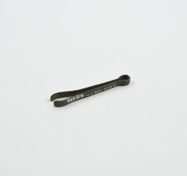 Depilatory forceps, bronze, from Tyre, from Hamonic collection