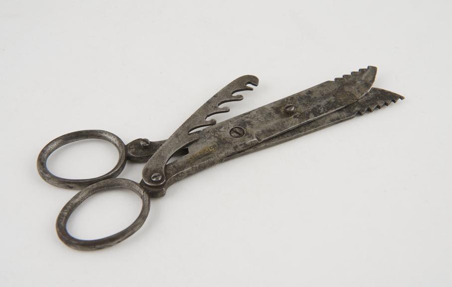 Pair of scissors, used as tissue retractor, European, 1750-1850