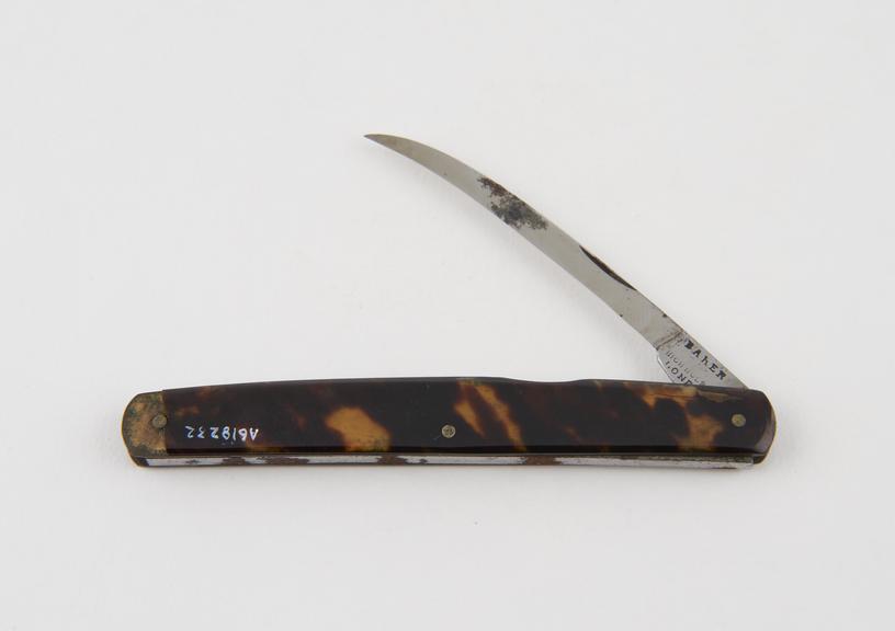 Bistoury, double, steel, folding, in tortoiseshell sheath