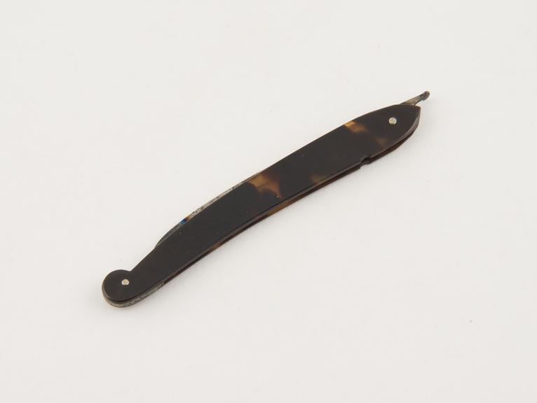 Bistoury, steel, folding, in tortoiseshell sheath