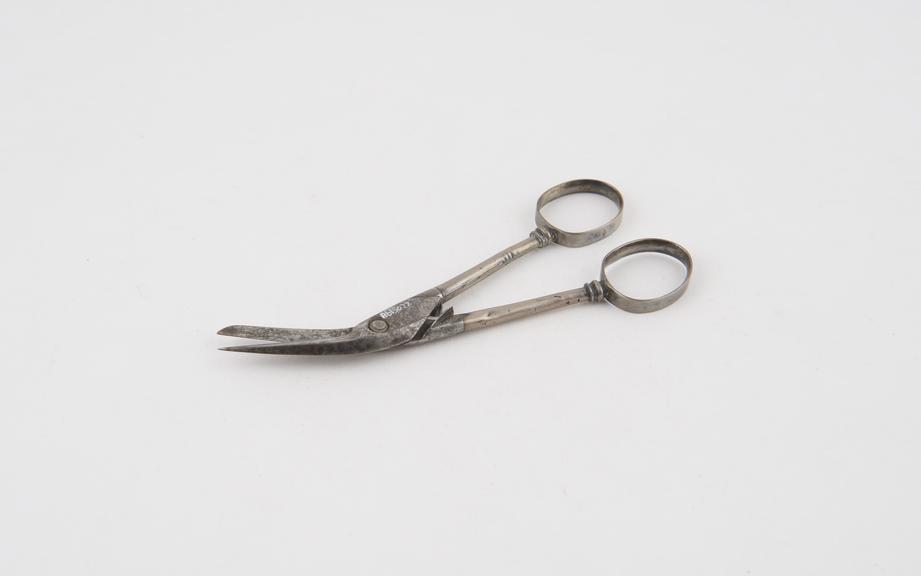 Dressing Scissors, angled, 18th century