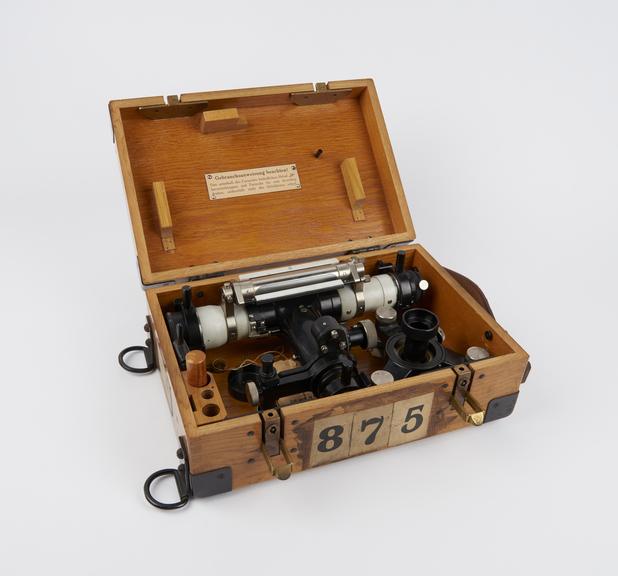 Level No. II by Carl Zeiss Jena, Germany, c. 1928, no. 22050