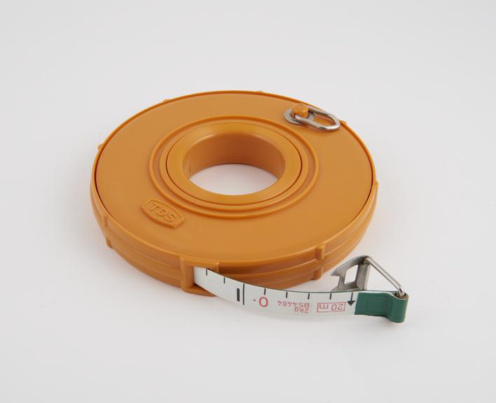 Measuring tape, 20 metres, divided by centimetres