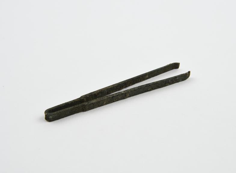 Depilatory forceps, bronze