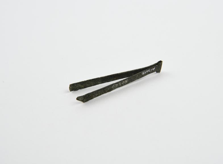 Depilatory forceps, bronze, Sforza collection, Roman