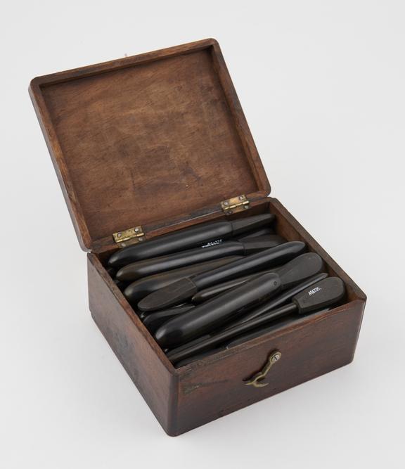 23 uterine dilators, vulcanite, various sizes, in mahogany case