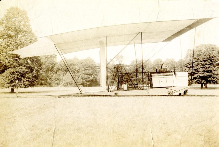 Hiram Maxim's Test Rig at Baldwyn's Park - Side View